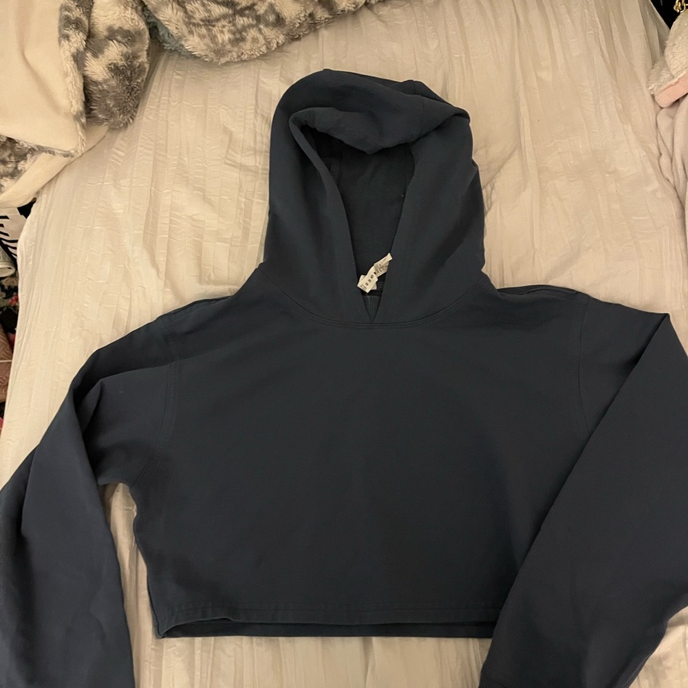 Lululemon cropped hoodie size 6